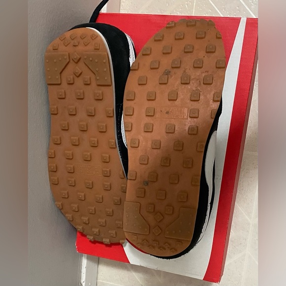 Nike shoes 6.5 - Picture 2 of 3